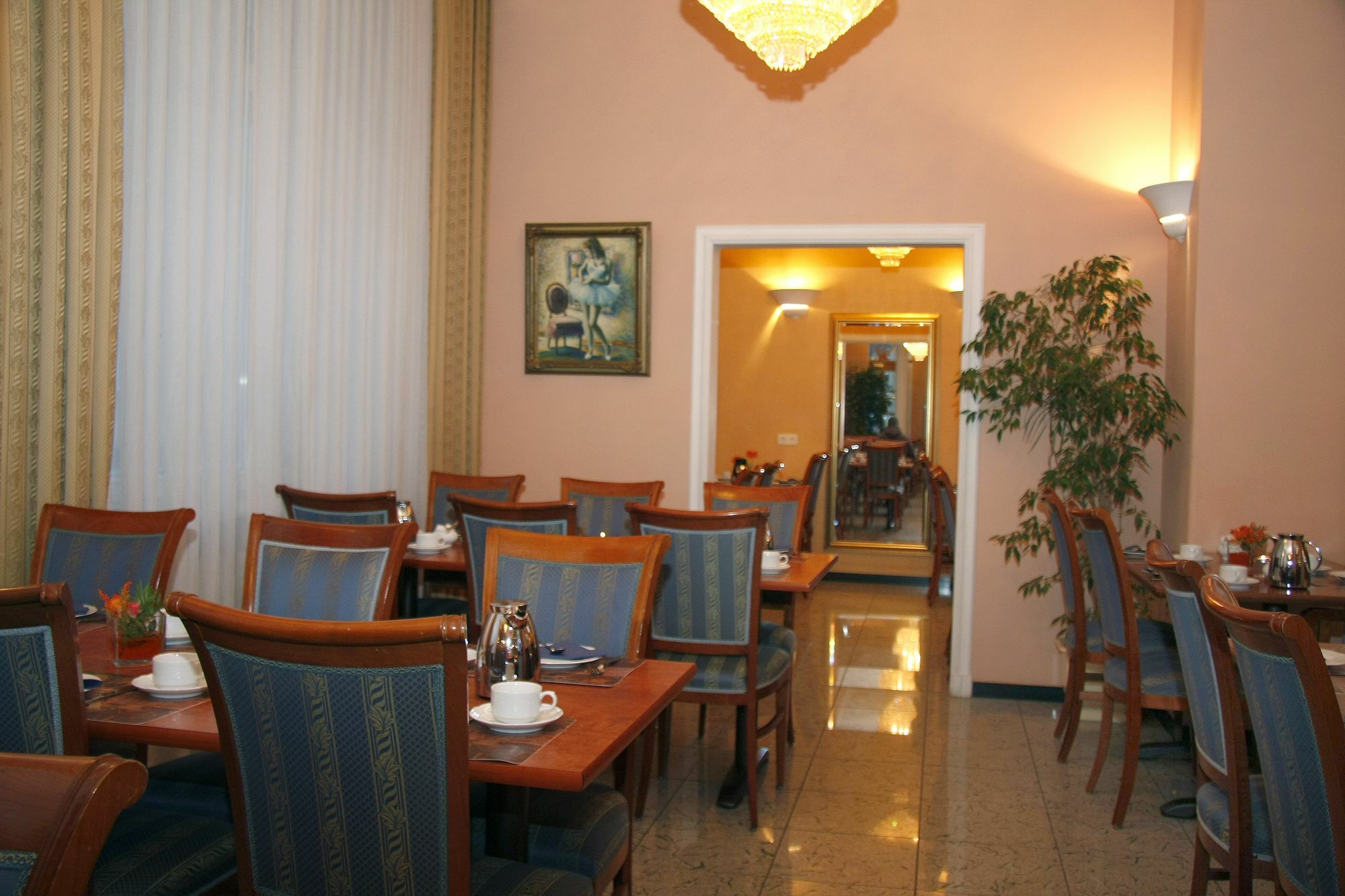 Apartment Hotel Kral - Business Hotel & Serviced Apartments Erlangen Extérieur photo